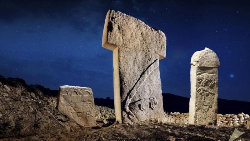 GÖBEKLİTEPE- MISIR PİRAMİTLERİ VE STONEHENGE